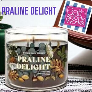 Praline Delight 3 Wick Candle - Bath & Body Works